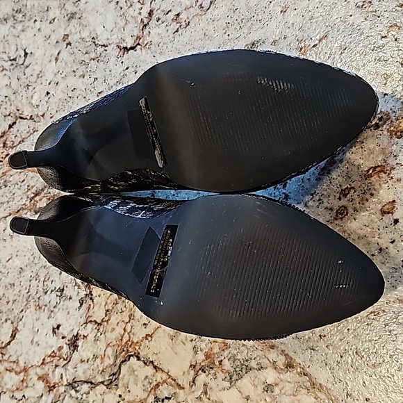 BKE Silver and black heels - Picture 4 of 6